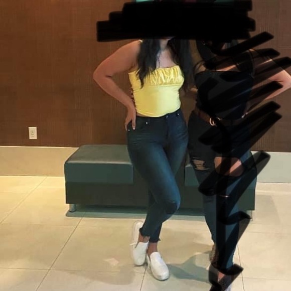 Spring Yellow Crop Top - Picture 3 of 3